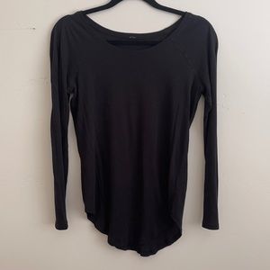 Lululemon black long sleeve shirt